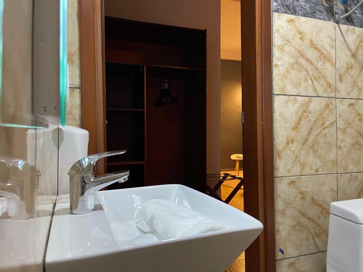 La Rochelle Hotel Yaoundé Zewnętrze zdjęcie